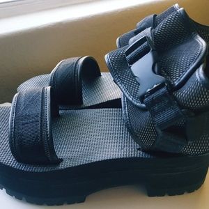 TEVA Indio Jewell Flatform Platform
